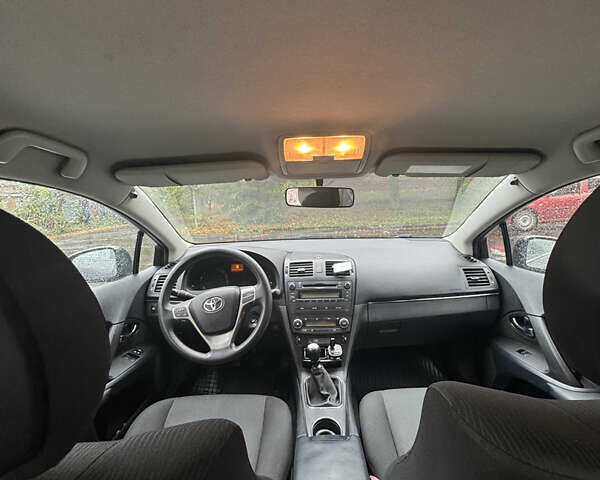 Серый Тойота Авенсис, объемом двигателя 1.6 л и пробегом 200 тыс. км за 7500 $, фото 10 на Automoto.ua