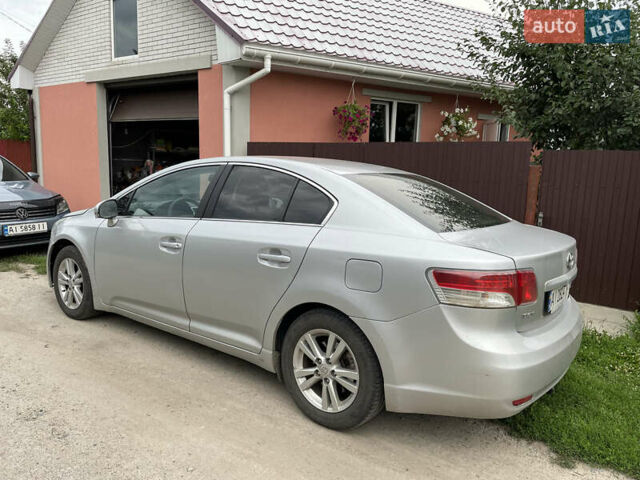 Серый Тойота Авенсис, объемом двигателя 1.8 л и пробегом 230 тыс. км за 7500 $, фото 6 на Automoto.ua