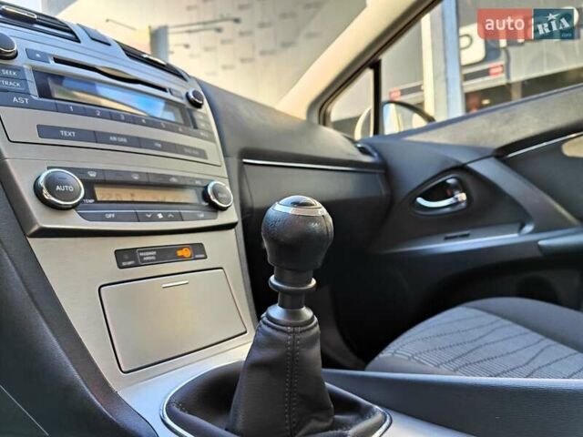 Серый Тойота Авенсис, объемом двигателя 1.8 л и пробегом 279 тыс. км за 6990 $, фото 36 на Automoto.ua