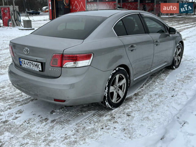 Серый Тойота Авенсис, объемом двигателя 1.8 л и пробегом 388 тыс. км за 8300 $, фото 4 на Automoto.ua