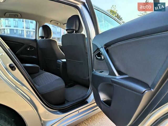 Серый Тойота Авенсис, объемом двигателя 1.8 л и пробегом 279 тыс. км за 6990 $, фото 53 на Automoto.ua
