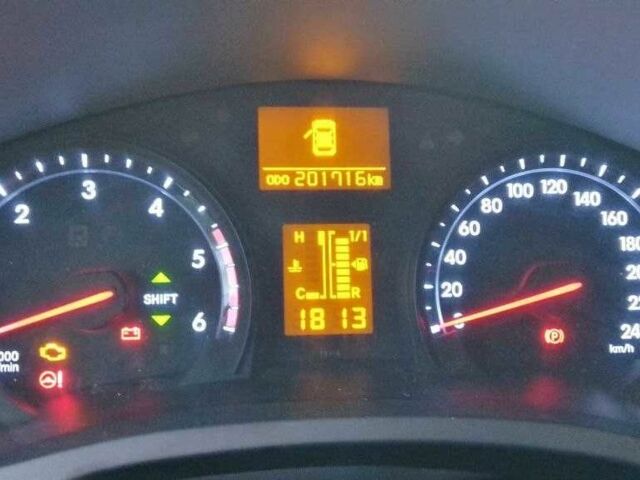 Серый Тойота Авенсис, объемом двигателя 2 л и пробегом 204 тыс. км за 8500 $, фото 9 на Automoto.ua