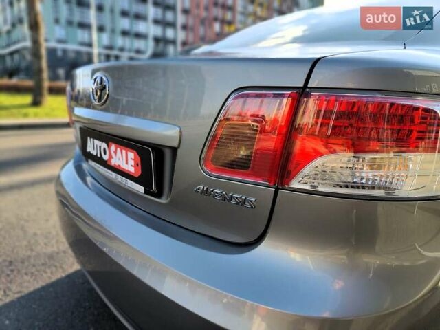 Серый Тойота Авенсис, объемом двигателя 1.8 л и пробегом 279 тыс. км за 6990 $, фото 17 на Automoto.ua