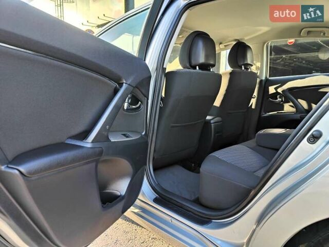 Серый Тойота Авенсис, объемом двигателя 1.8 л и пробегом 279 тыс. км за 6990 $, фото 39 на Automoto.ua