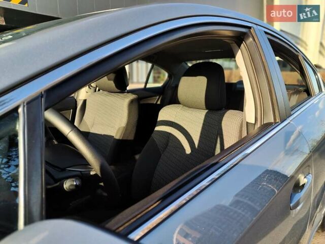 Серый Тойота Авенсис, объемом двигателя 1.8 л и пробегом 279 тыс. км за 6990 $, фото 4 на Automoto.ua