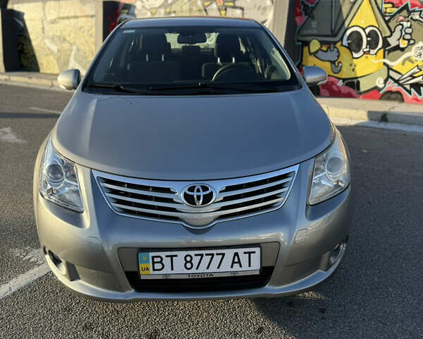 Серый Тойота Авенсис, объемом двигателя 0 л и пробегом 214 тыс. км за 7700 $, фото 2 на Automoto.ua