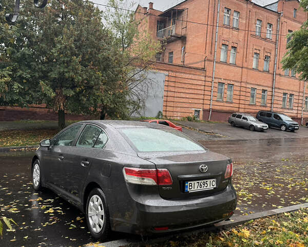 Серый Тойота Авенсис, объемом двигателя 1.6 л и пробегом 200 тыс. км за 7999 $, фото 5 на Automoto.ua