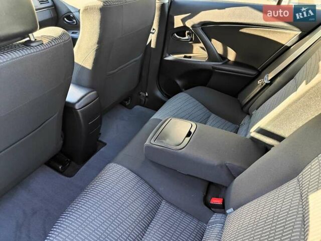 Серый Тойота Авенсис, объемом двигателя 1.8 л и пробегом 279 тыс. км за 6990 $, фото 42 на Automoto.ua