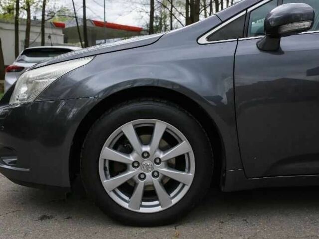 Сірий Тойота Авенсіс, об'ємом двигуна 2 л та пробігом 162 тис. км за 4400 $, фото 9 на Automoto.ua