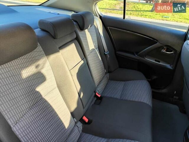 Серый Тойота Авенсис, объемом двигателя 1.8 л и пробегом 279 тыс. км за 6990 $, фото 58 на Automoto.ua