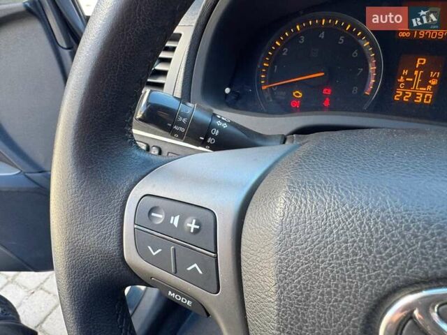 Сірий Тойота Авенсіс, об'ємом двигуна 1.8 л та пробігом 197 тис. км за 8999 $, фото 20 на Automoto.ua