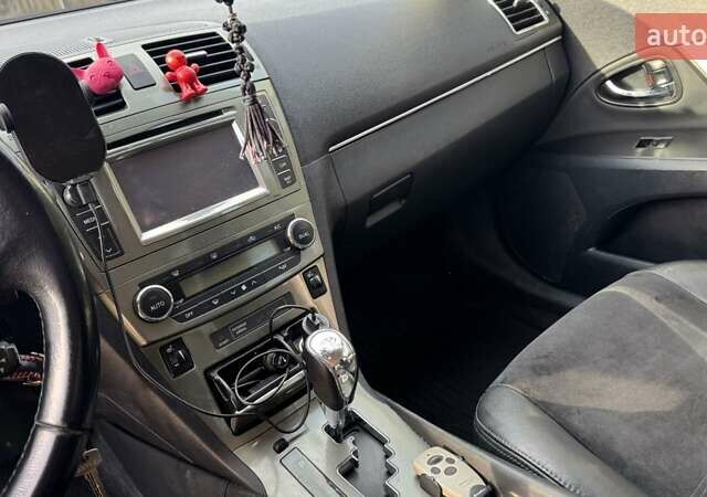 Серый Тойота Авенсис, объемом двигателя 1.99 л и пробегом 230 тыс. км за 10500 $, фото 10 на Automoto.ua