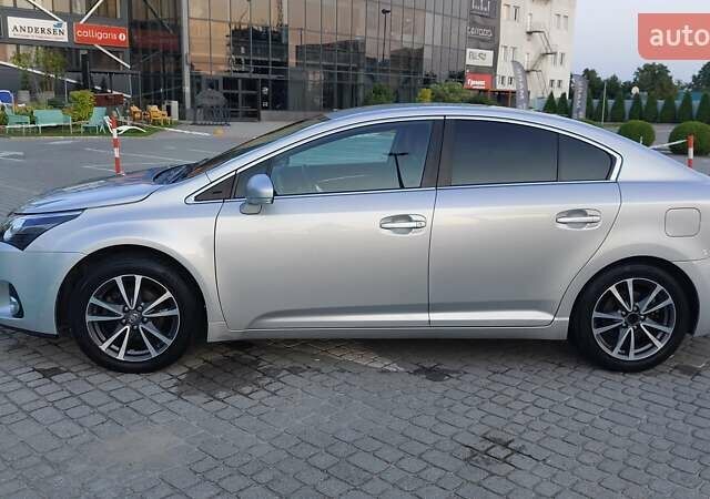 Сірий Тойота Авенсіс, об'ємом двигуна 2 л та пробігом 198 тис. км за 10800 $, фото 3 на Automoto.ua