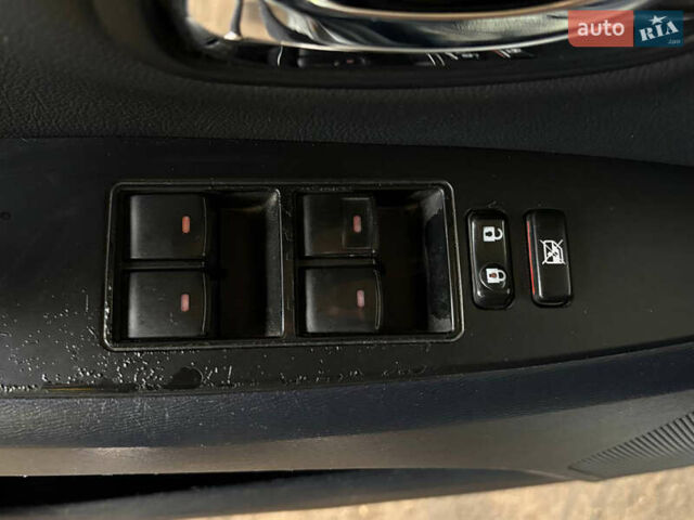 Серый Тойота Авенсис, объемом двигателя 1.8 л и пробегом 250 тыс. км за 11000 $, фото 5 на Automoto.ua