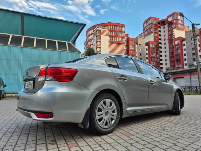 Серый Тойота Авенсис, объемом двигателя 1.8 л и пробегом 226 тыс. км за 8500 $, фото 7 на Automoto.ua