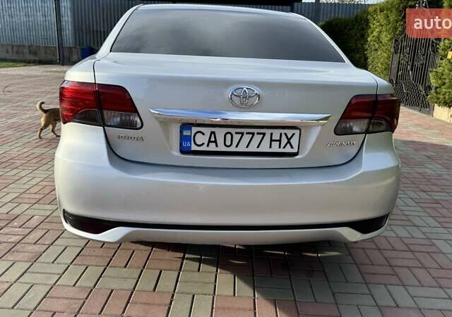 Серый Тойота Авенсис, объемом двигателя 1.99 л и пробегом 230 тыс. км за 10500 $, фото 5 на Automoto.ua