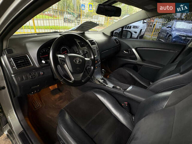 Серый Тойота Авенсис, объемом двигателя 1.8 л и пробегом 250 тыс. км за 11000 $, фото 7 на Automoto.ua