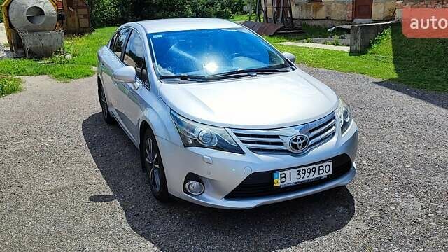 Серый Тойота Авенсис, объемом двигателя 2 л и пробегом 200 тыс. км за 12500 $, фото 3 на Automoto.ua