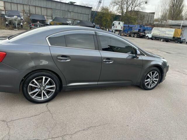 Серый Тойота Авенсис, объемом двигателя 2 л и пробегом 290 тыс. км за 11000 $, фото 7 на Automoto.ua