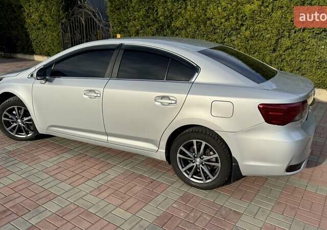 Серый Тойота Авенсис, объемом двигателя 1.99 л и пробегом 230 тыс. км за 10500 $, фото 2 на Automoto.ua