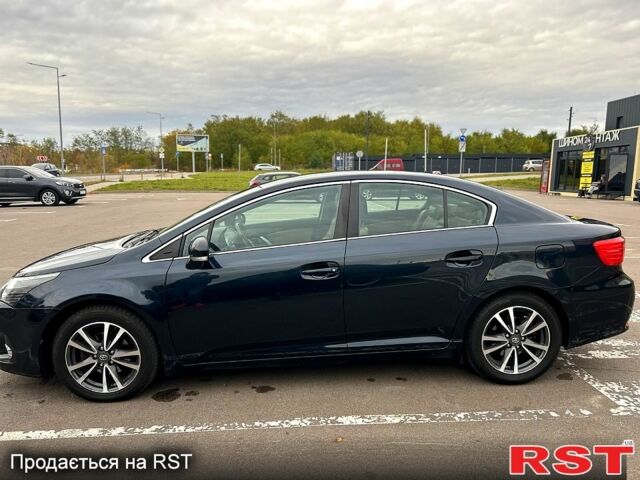 Серый Тойота Авенсис, объемом двигателя 2 л и пробегом 202 тыс. км за 10000 $, фото 1 на Automoto.ua