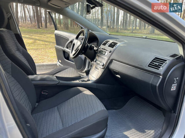 Серый Тойота Авенсис, объемом двигателя 1.8 л и пробегом 275 тыс. км за 8800 $, фото 19 на Automoto.ua