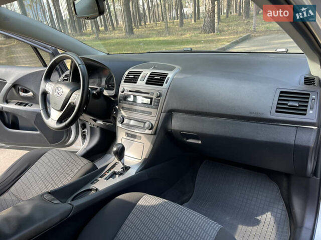 Серый Тойота Авенсис, объемом двигателя 1.8 л и пробегом 275 тыс. км за 8800 $, фото 20 на Automoto.ua