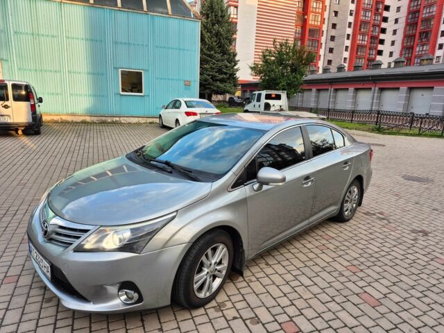 Серый Тойота Авенсис, объемом двигателя 1.8 л и пробегом 226 тыс. км за 8500 $, фото 2 на Automoto.ua