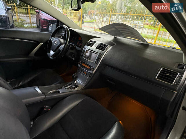 Серый Тойота Авенсис, объемом двигателя 1.8 л и пробегом 250 тыс. км за 11000 $, фото 13 на Automoto.ua