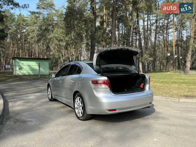 Серый Тойота Авенсис, объемом двигателя 1.8 л и пробегом 275 тыс. км за 8800 $, фото 9 на Automoto.ua