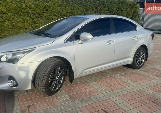 Серый Тойота Авенсис, объемом двигателя 1.99 л и пробегом 230 тыс. км за 10500 $, фото 12 на Automoto.ua