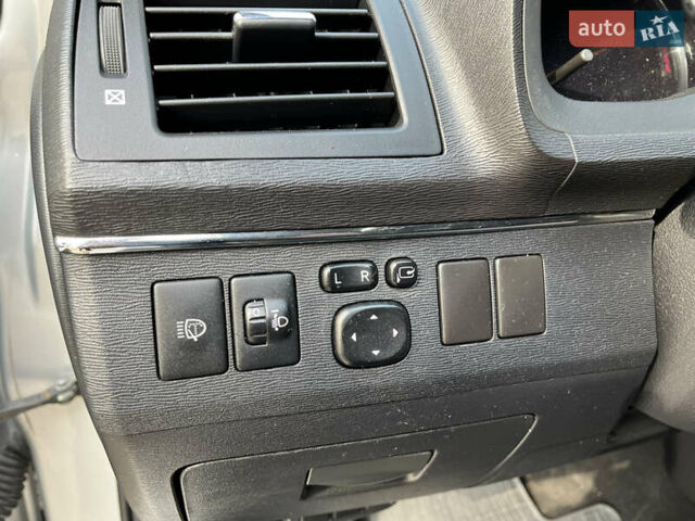 Серый Тойота Авенсис, объемом двигателя 1.8 л и пробегом 275 тыс. км за 8800 $, фото 18 на Automoto.ua