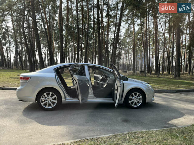 Серый Тойота Авенсис, объемом двигателя 1.8 л и пробегом 275 тыс. км за 8800 $, фото 14 на Automoto.ua