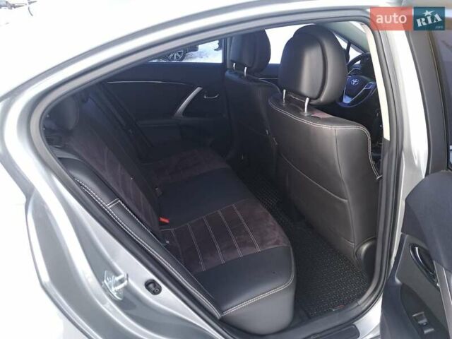 Сірий Тойота Авенсіс, об'ємом двигуна 1.8 л та пробігом 130 тис. км за 12000 $, фото 11 на Automoto.ua