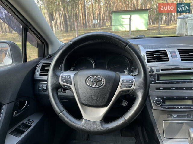 Серый Тойота Авенсис, объемом двигателя 1.8 л и пробегом 275 тыс. км за 8800 $, фото 25 на Automoto.ua