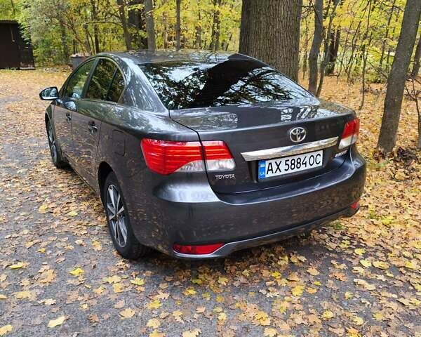 Серый Тойота Авенсис, объемом двигателя 1.8 л и пробегом 179 тыс. км за 12300 $, фото 2 на Automoto.ua