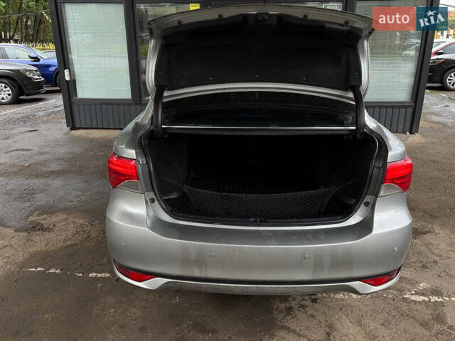 Серый Тойота Авенсис, объемом двигателя 1.8 л и пробегом 250 тыс. км за 11000 $, фото 18 на Automoto.ua