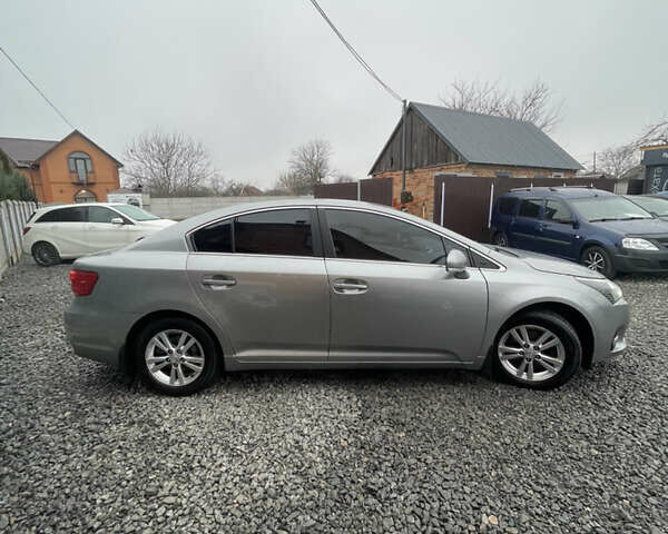 Серый Тойота Авенсис, объемом двигателя 1.8 л и пробегом 263 тыс. км за 10400 $, фото 5 на Automoto.ua