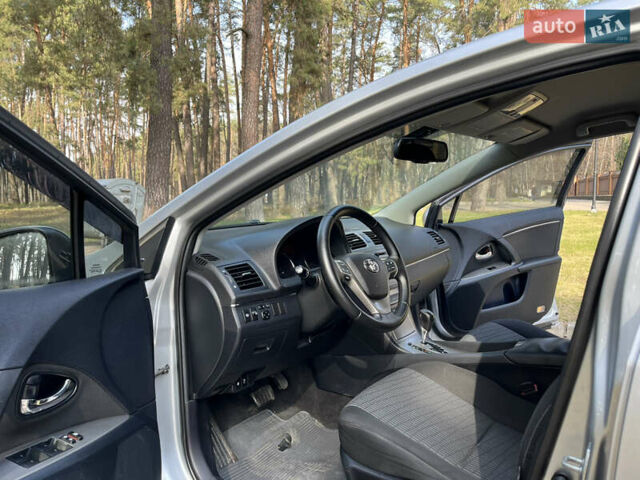 Серый Тойота Авенсис, объемом двигателя 1.8 л и пробегом 275 тыс. км за 8800 $, фото 16 на Automoto.ua