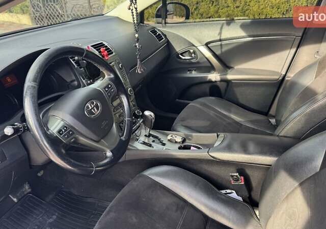 Серый Тойота Авенсис, объемом двигателя 1.99 л и пробегом 230 тыс. км за 10500 $, фото 6 на Automoto.ua