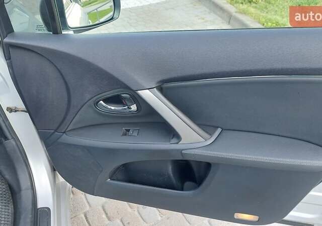 Сірий Тойота Авенсіс, об'ємом двигуна 2 л та пробігом 198 тис. км за 10800 $, фото 15 на Automoto.ua