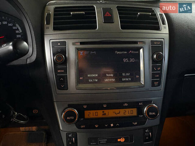 Серый Тойота Авенсис, объемом двигателя 1.8 л и пробегом 250 тыс. км за 11000 $, фото 12 на Automoto.ua