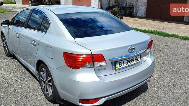 Серый Тойота Авенсис, объемом двигателя 2 л и пробегом 200 тыс. км за 12500 $, фото 5 на Automoto.ua
