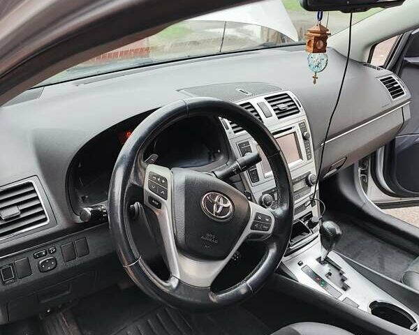 Серый Тойота Авенсис, объемом двигателя 2 л и пробегом 200 тыс. км за 12500 $, фото 10 на Automoto.ua