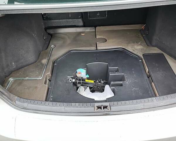 Серый Тойота Авенсис, объемом двигателя 2 л и пробегом 200 тыс. км за 12500 $, фото 11 на Automoto.ua