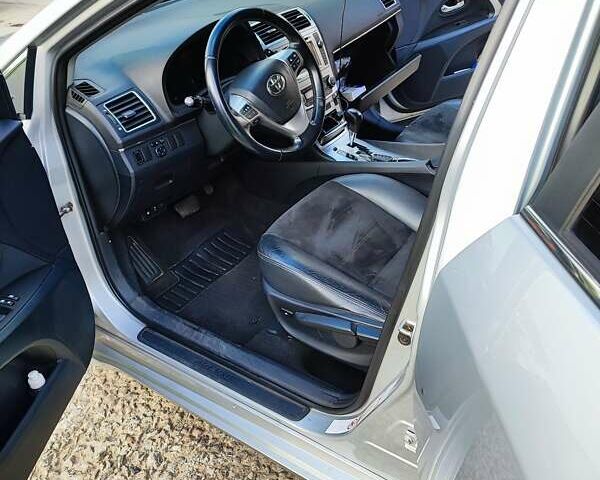 Серый Тойота Авенсис, объемом двигателя 2 л и пробегом 200 тыс. км за 12500 $, фото 15 на Automoto.ua
