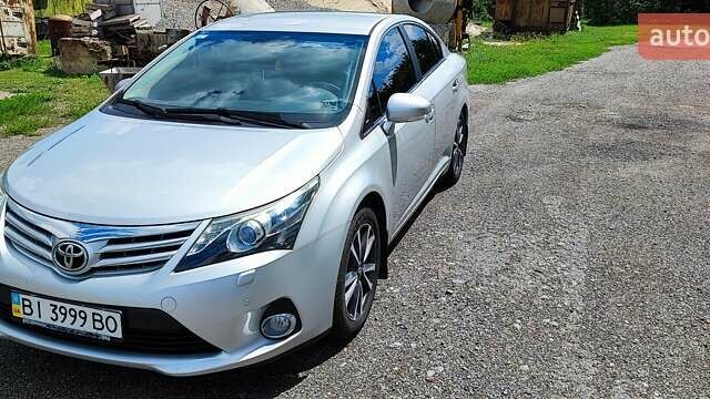 Серый Тойота Авенсис, объемом двигателя 2 л и пробегом 200 тыс. км за 12500 $, фото 4 на Automoto.ua