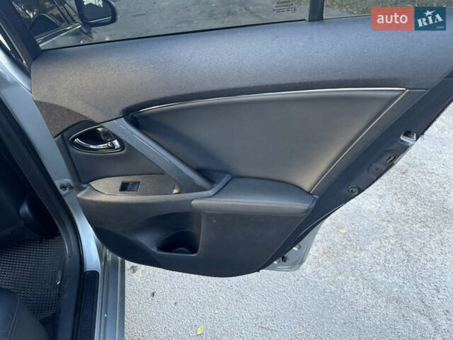 Серый Тойота Авенсис, объемом двигателя 2 л и пробегом 185 тыс. км за 12000 $, фото 19 на Automoto.ua