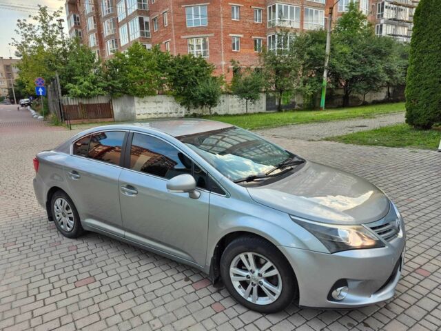 Серый Тойота Авенсис, объемом двигателя 1.8 л и пробегом 226 тыс. км за 8500 $, фото 4 на Automoto.ua