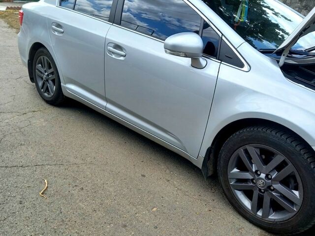 Сірий Тойота Авенсіс, об'ємом двигуна 2 л та пробігом 127 тис. км за 12800 $, фото 4 на Automoto.ua